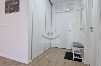 Moderný 2-izbový byt s loggiou v centre Popradu – kompletne zariadený